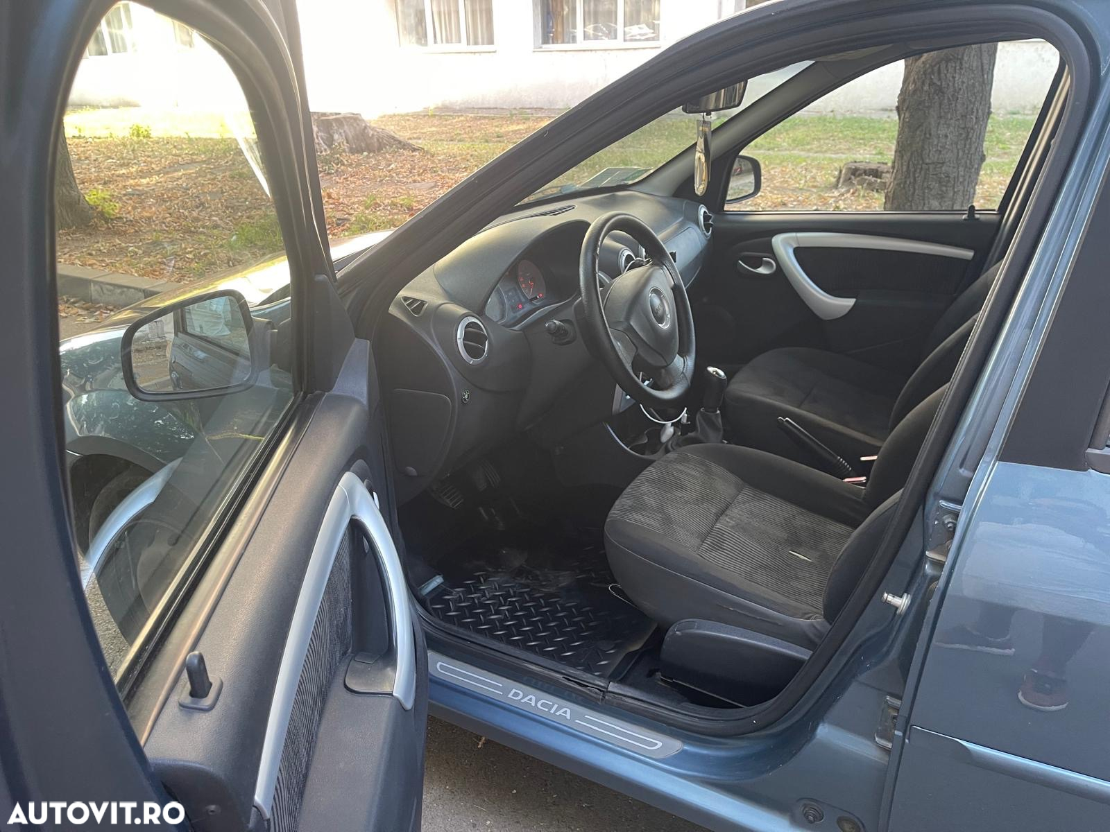Dacia Logan 1.2 16V GPL Laureate - 3