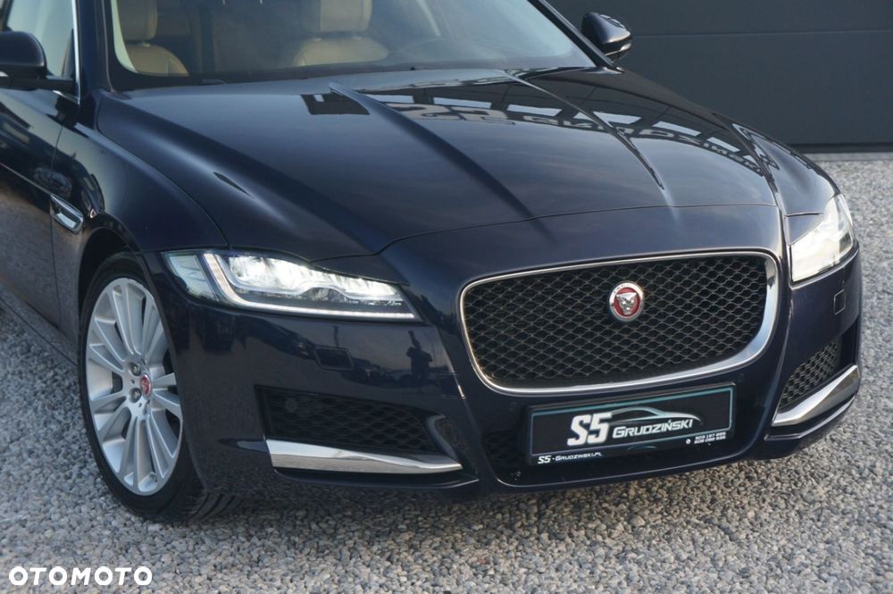 Jaguar XF - 25
