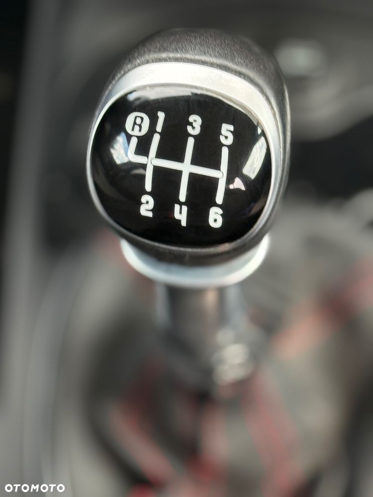 Fiat 500L 1.4 T-Jet 16V Beats Edition - 12