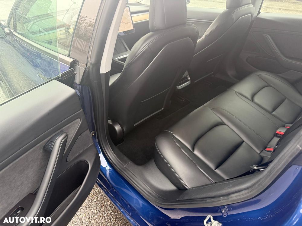 Tesla Model 3 - 16