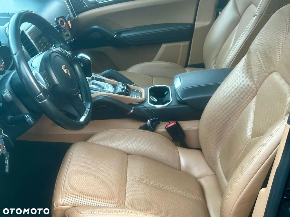 Porsche Cayenne - 17