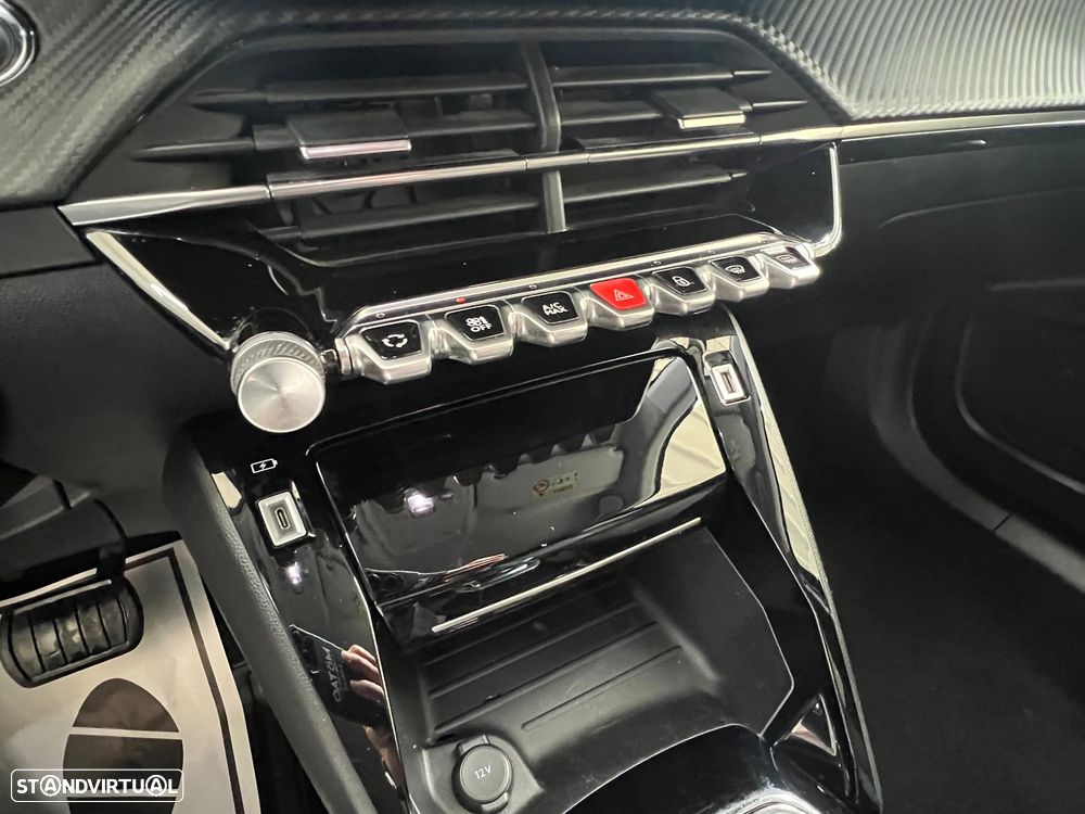 Peugeot 2008 1.2 PureTech Allure Pack EAT8 - 10
