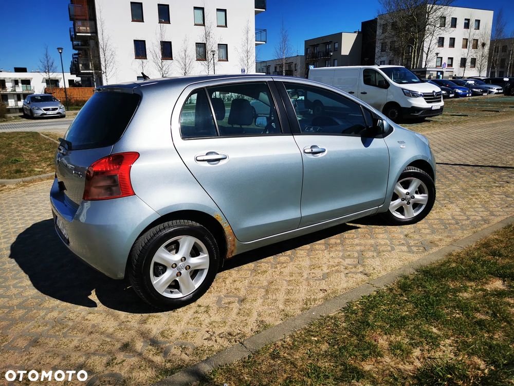 Toyota Yaris 1.3 Sol - 5