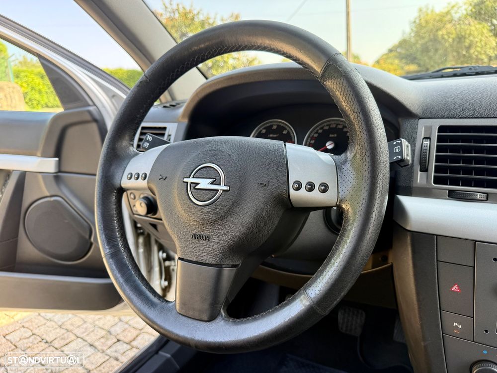 Opel Vectra GTS 2.2 DTi - 35