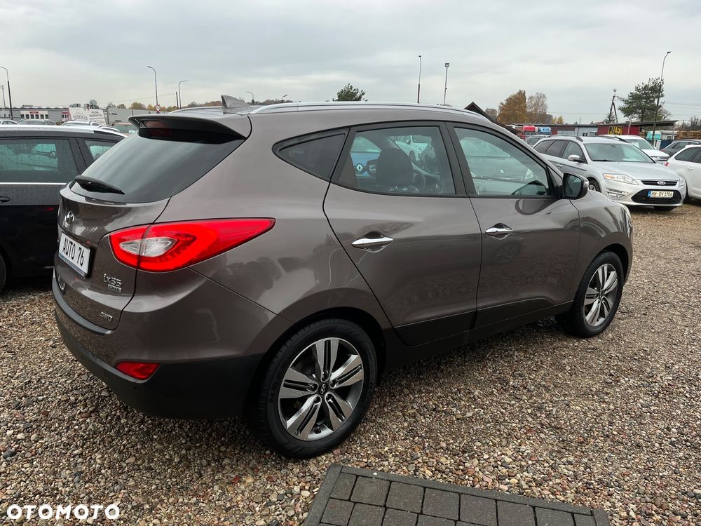 Hyundai ix35 2.0 CRDi 4WD Fifa World Cup Gold Edition - 5