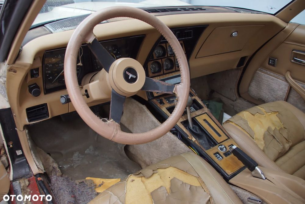 Auto na części 692106889 Chevrolet Corvette c3 1982 5.7 193 KM zderzak maska lampa szyba drzwi lusterko felgi skrzynia most fotele kolumna kierownicza rama - 14