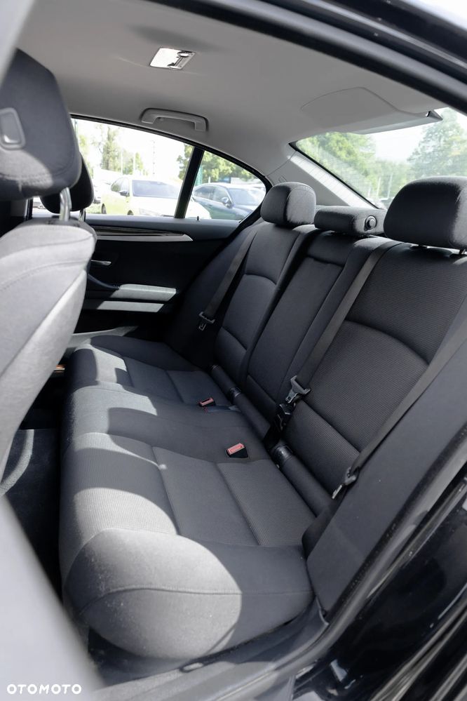 BMW Seria 5 518d - 18