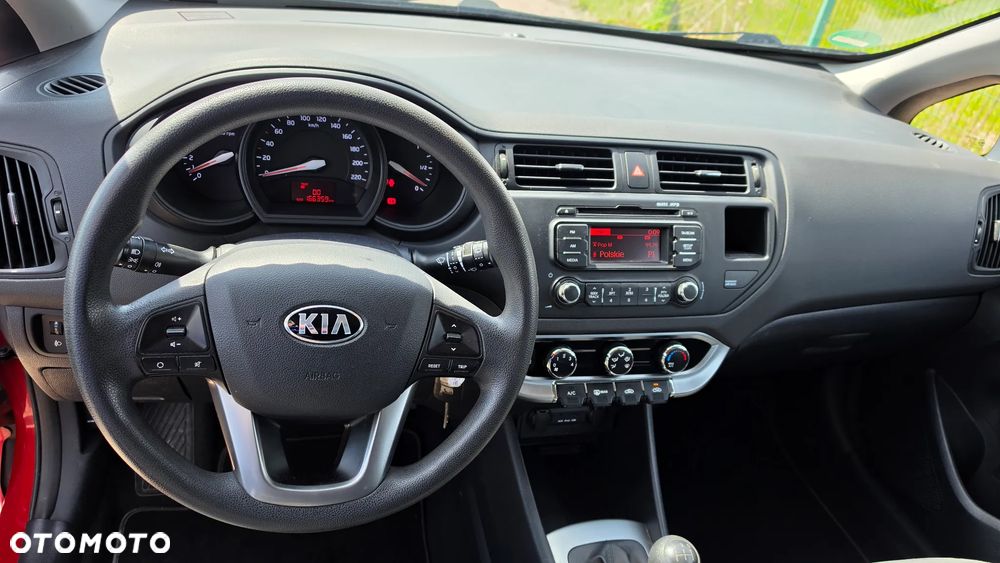 Kia Rio 1.2 Dream Team Edition - 8