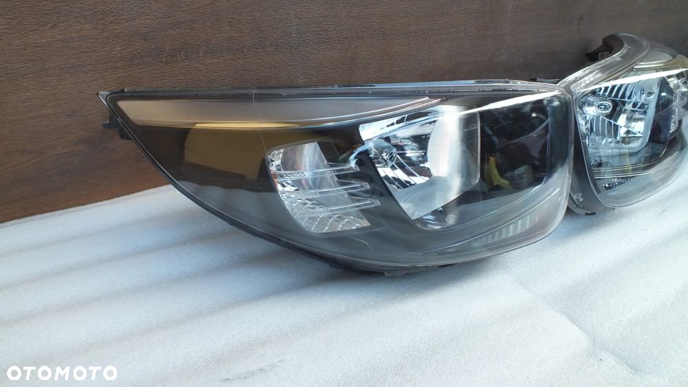 Lampa przednia lewa prawa Kia Picanto III - 2