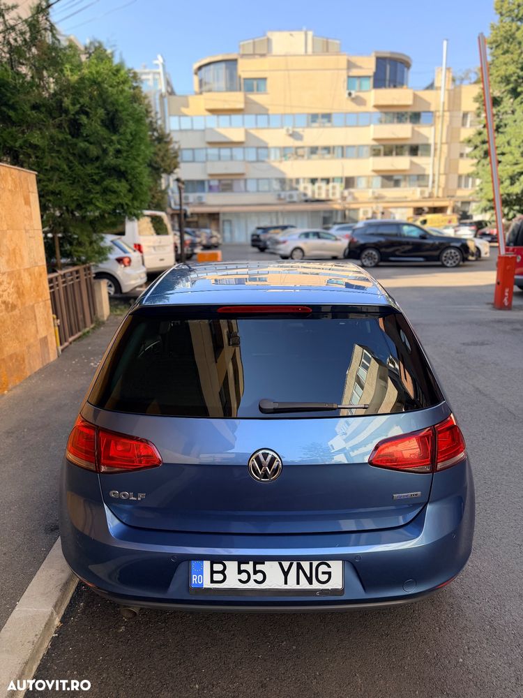 Volkswagen Golf - 8