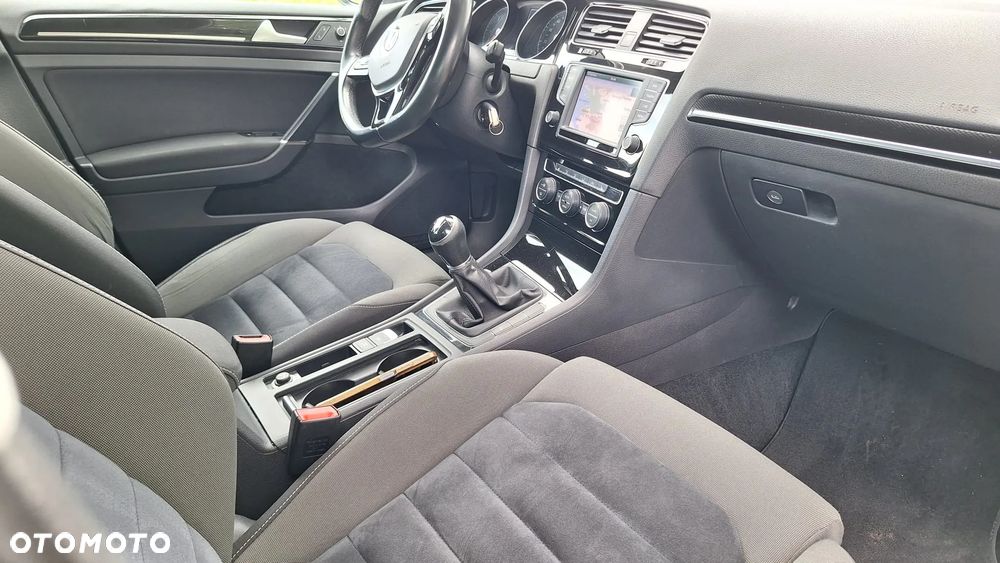 Volkswagen Golf 2.0 TDI SCR Highline - 18