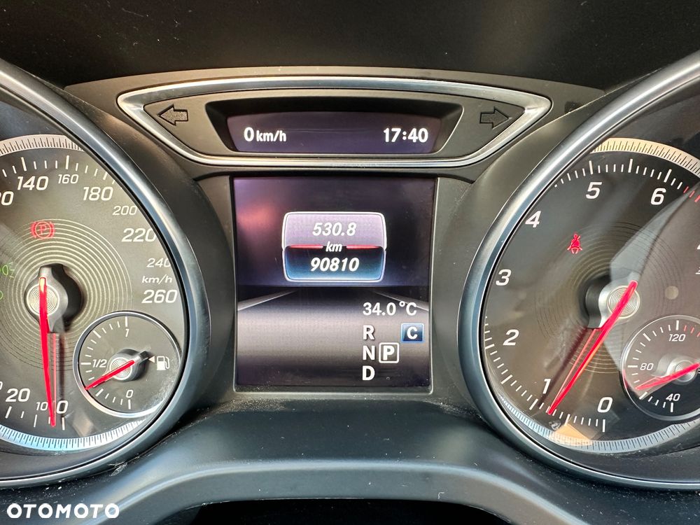 Mercedes-Benz CLA 250 4Matic 7G-DCT AMG Line - 16