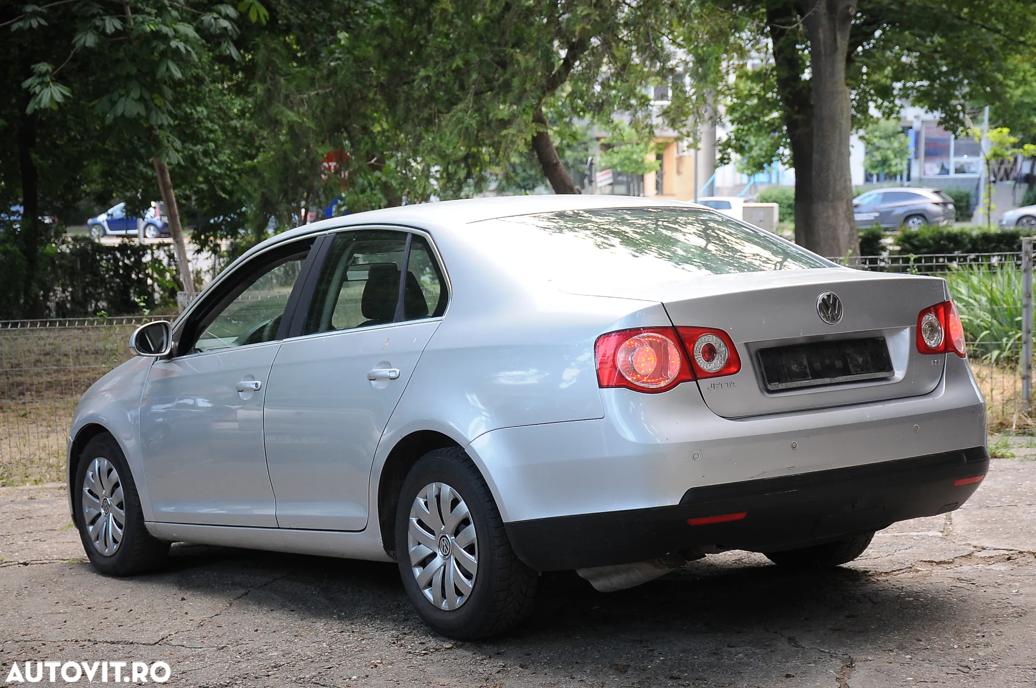Volkswagen Jetta 1.6 FSI Comfortline - 10