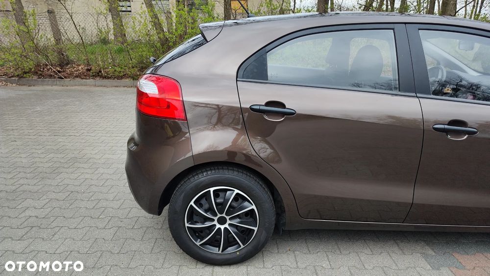 Kia Rio 1.2 Attract - 10