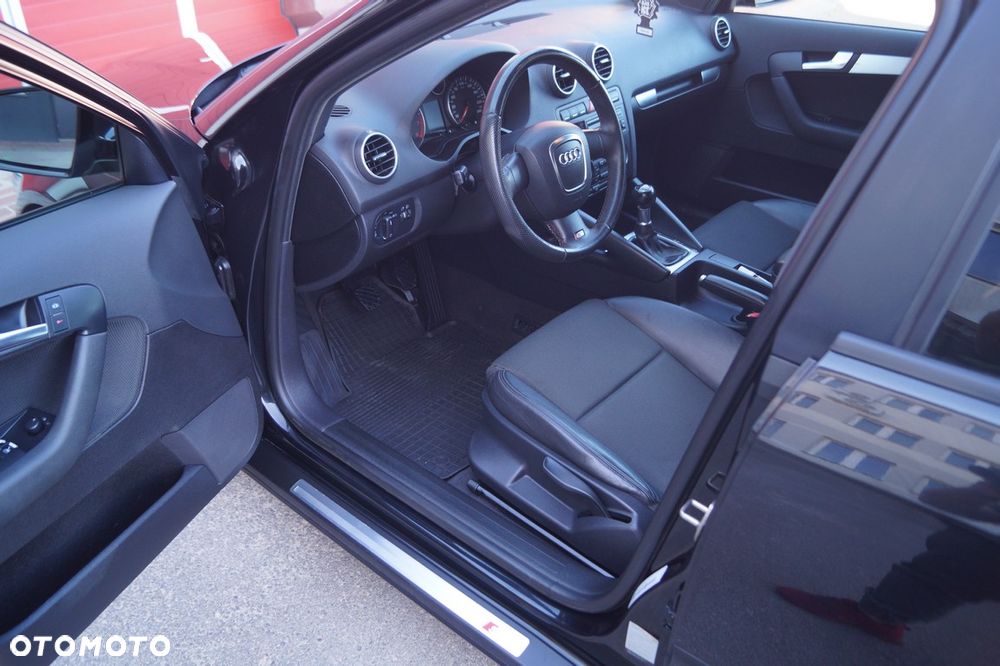 Audi A3 Sportback 1.6 FSI S line Sportpaket plus - 19