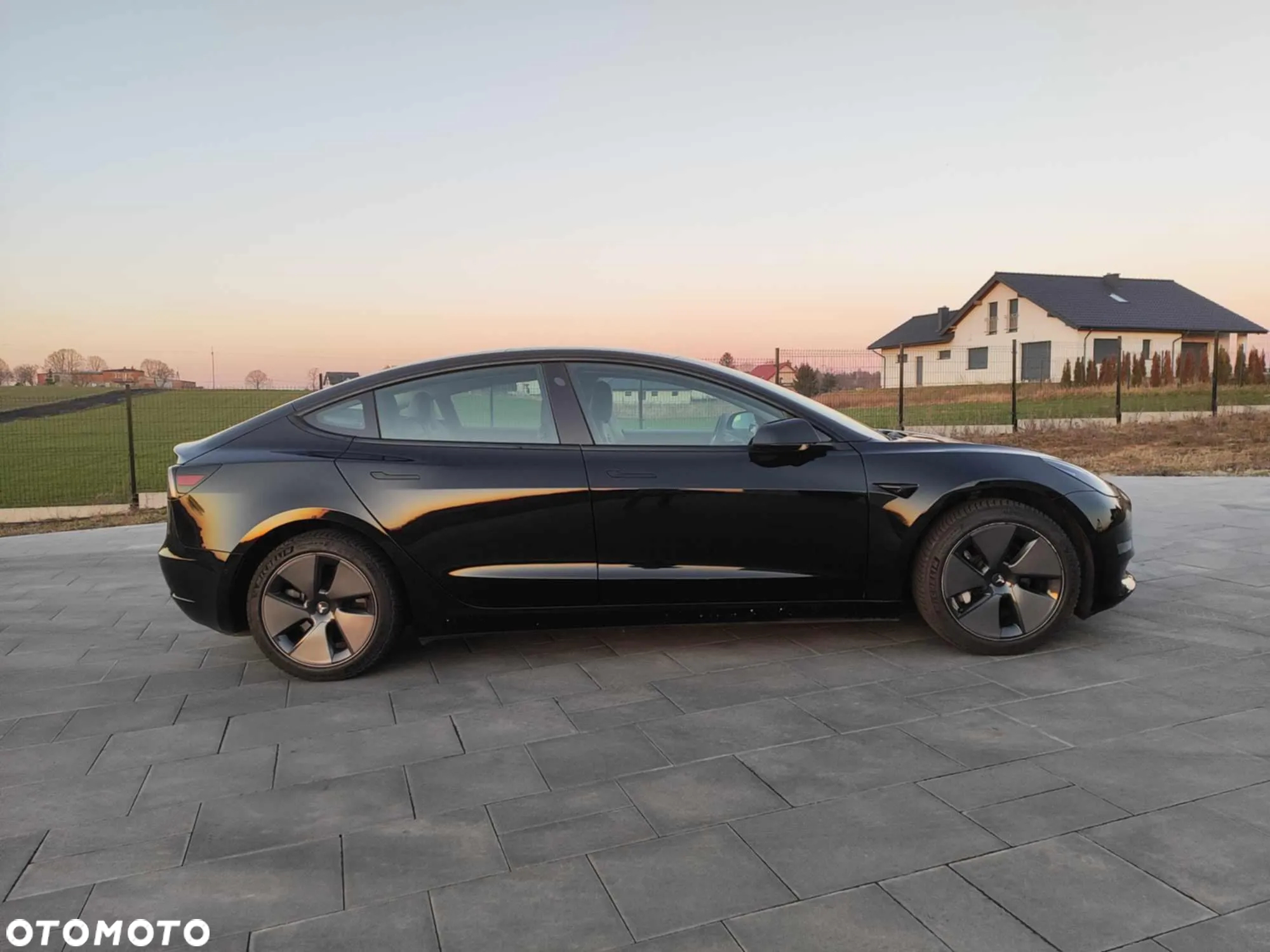 Tesla Model 3 Langstreckenbatterie Allradantrieb Dual Motor - 12