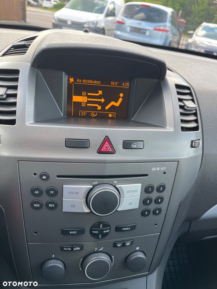 Opel Zafira 1.6 Edition - 28