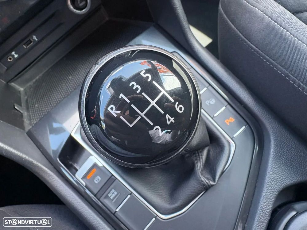 VW Tiguan 2.0 TDI R-Line - 52