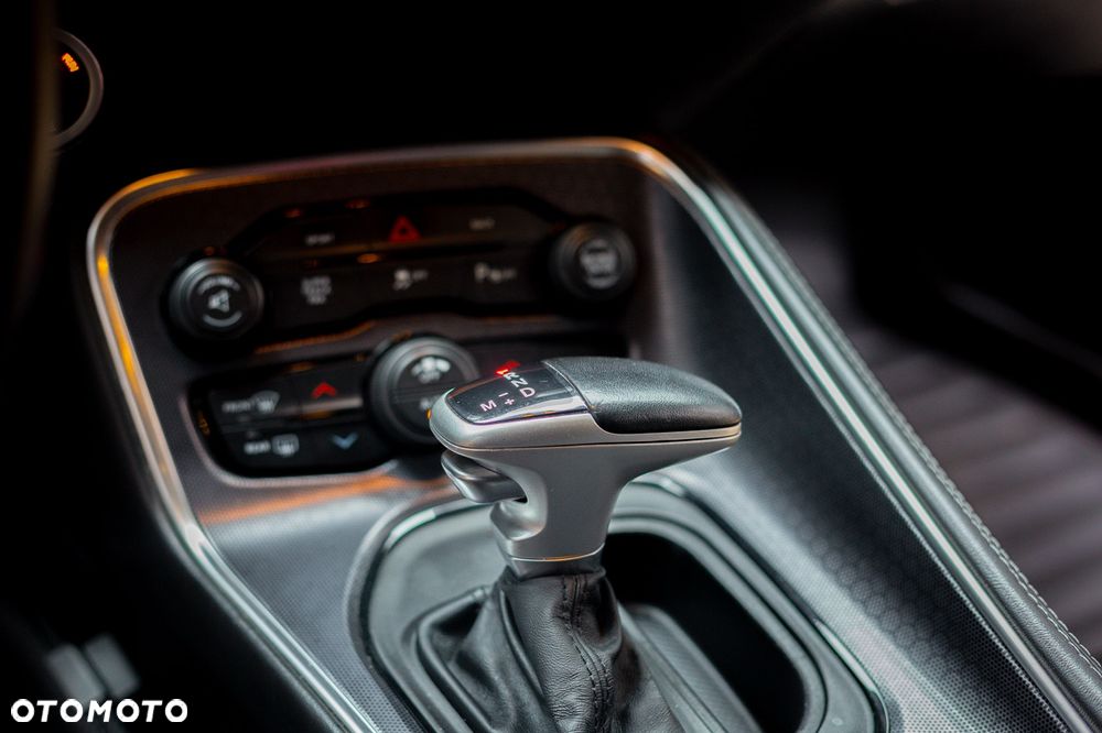 Dodge Challenger - 25