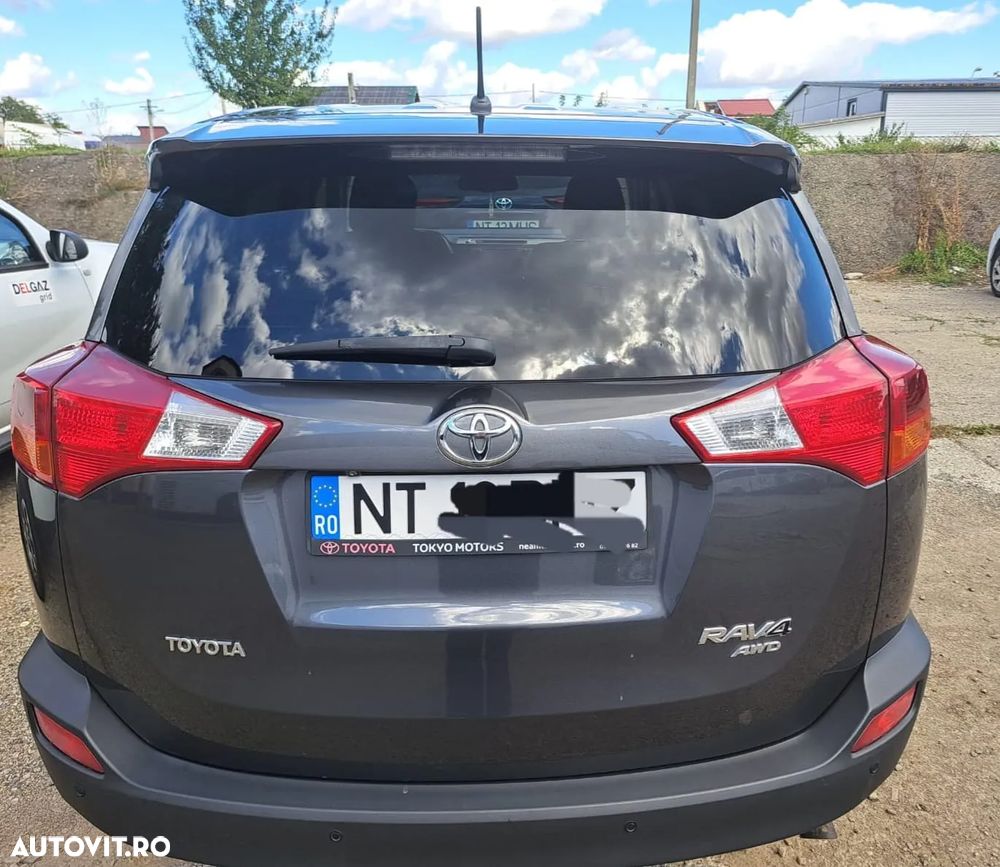 Toyota RAV4 - 6