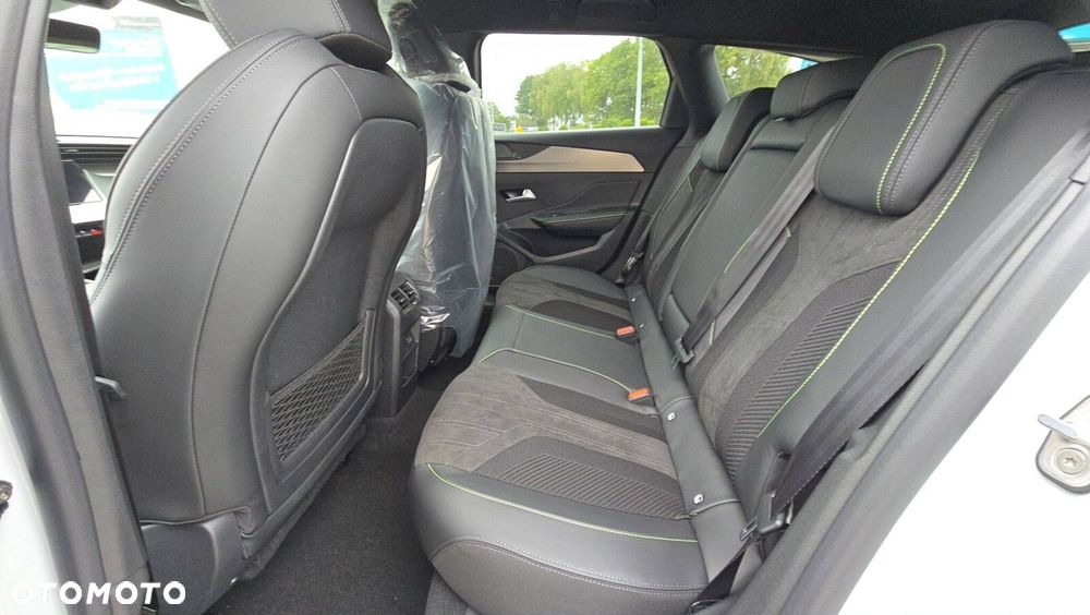Peugeot 308 1.2 mHEV GT Exclusive S&S e-DCS6 - 22