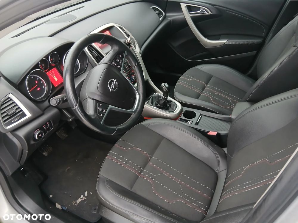 Opel Astra 1.4 Turbo 150 Jahre - 25