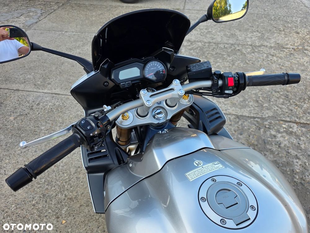 Yamaha FZ - 29