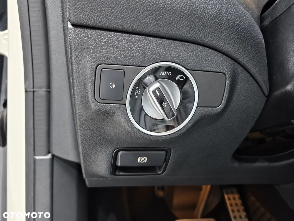 Mercedes-Benz CLA - 16