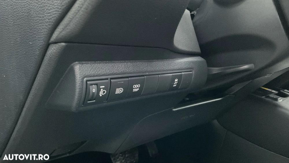 Toyota Corolla TS 1.8 HSD Dynamic - 28