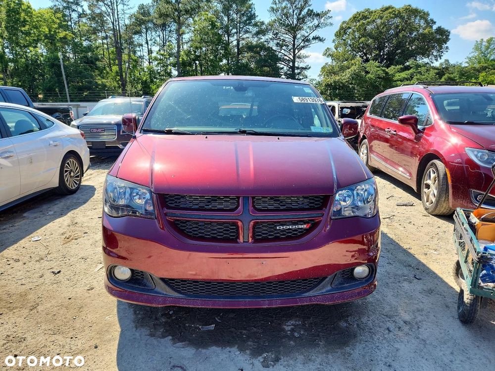 Dodge Grand Caravan 3.6 R/T - 26