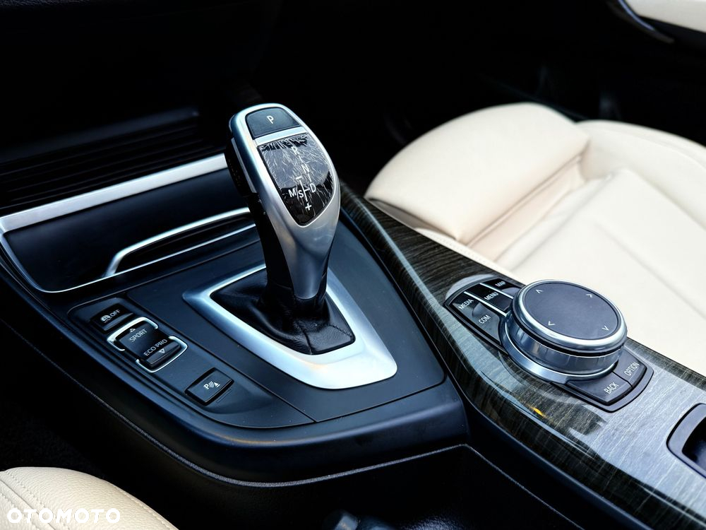BMW Seria 2 230i Coupe Luxury Line - 16