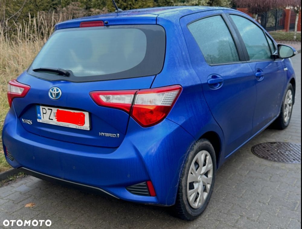 Toyota Yaris Hybrid 100 Premium - 5