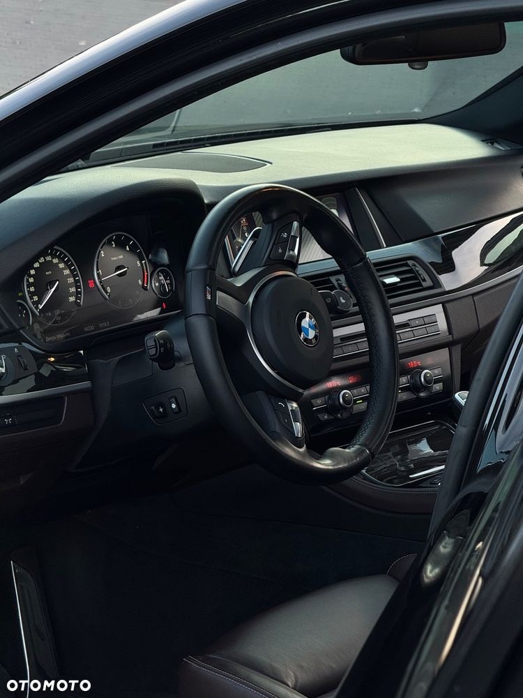 BMW Seria 5 530d xDrive - 32