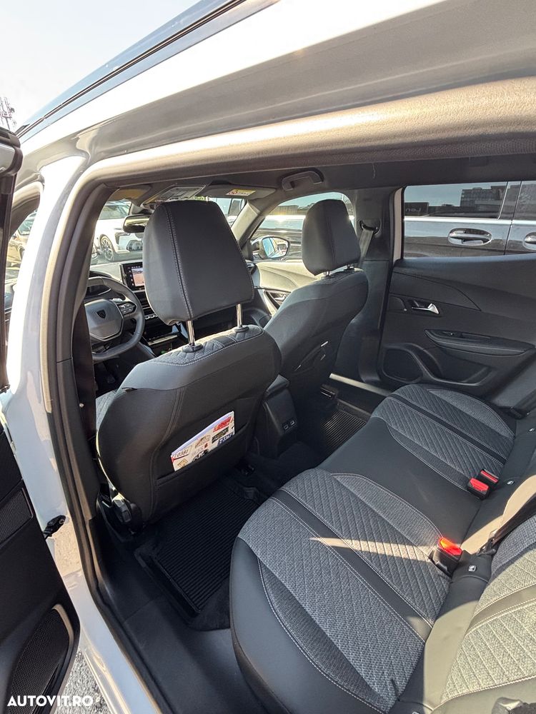 Peugeot 2008 1.2 PureTech EAT8 STT Allure Pack - 8