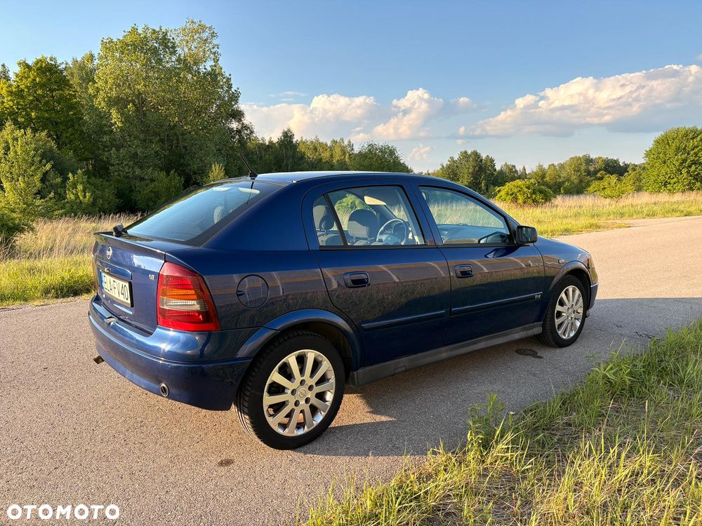 Opel Astra 1.8 Sport - 4