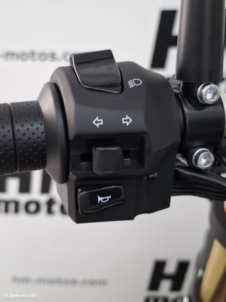 QJ Motor SRK 125S - 10