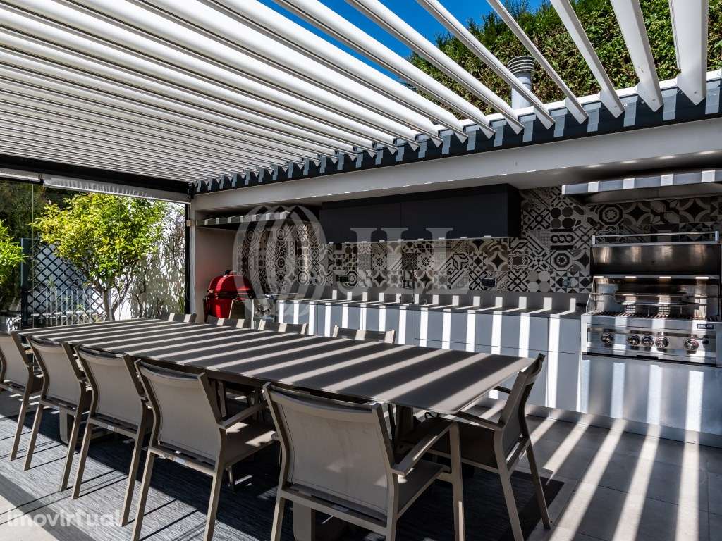 Moradia T5+2 com jardim e piscina no Estoril em Cascais - Grande imagem: 4/56