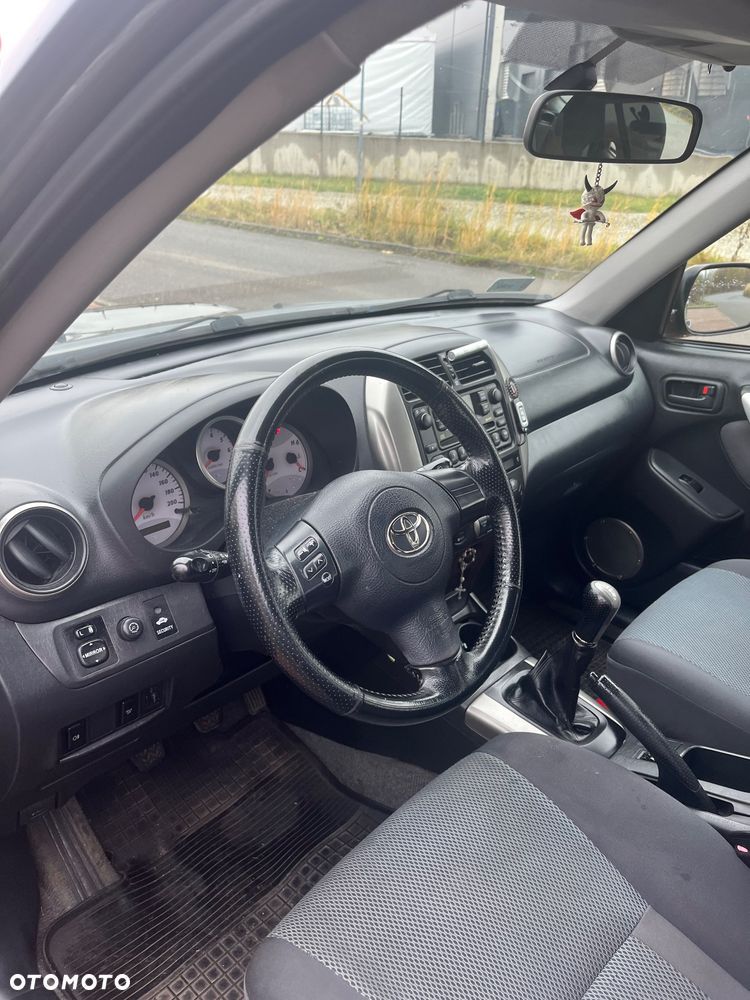 Toyota RAV4 2.0 D-4D 4x4 - 6