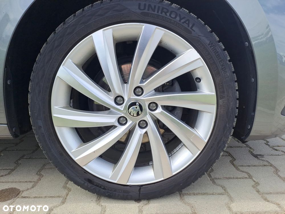 Skoda Octavia ver-1-5-tsi-e--tec-style-dsg - 14