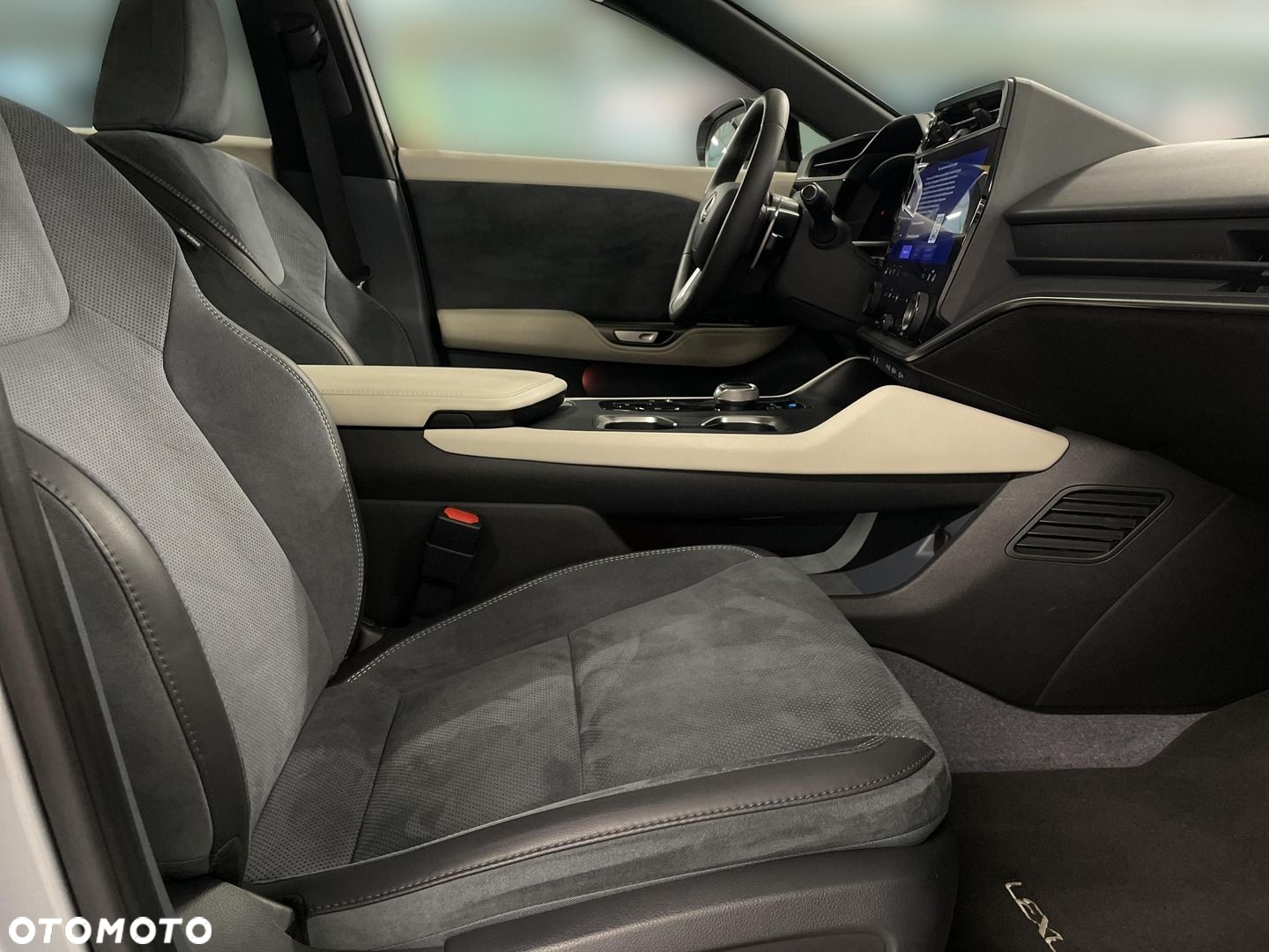 Lexus RZ 450e Omotenashi DIRECT4 - 11