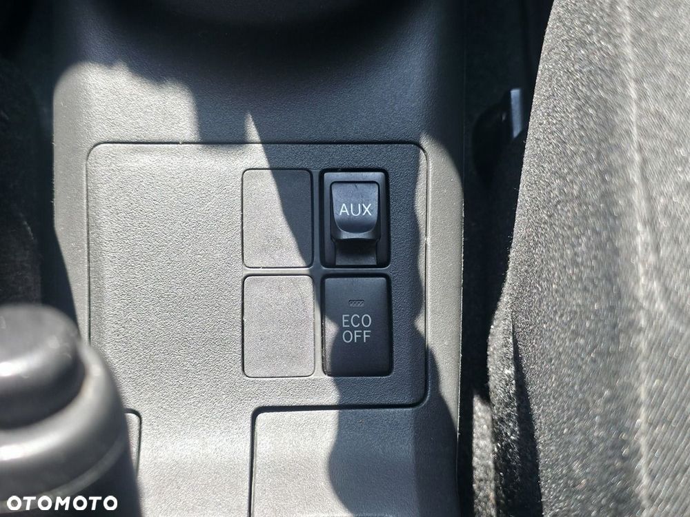 Toyota Yaris - 17