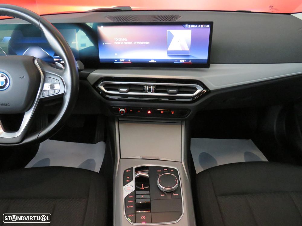 BMW 320 e Auto - 26