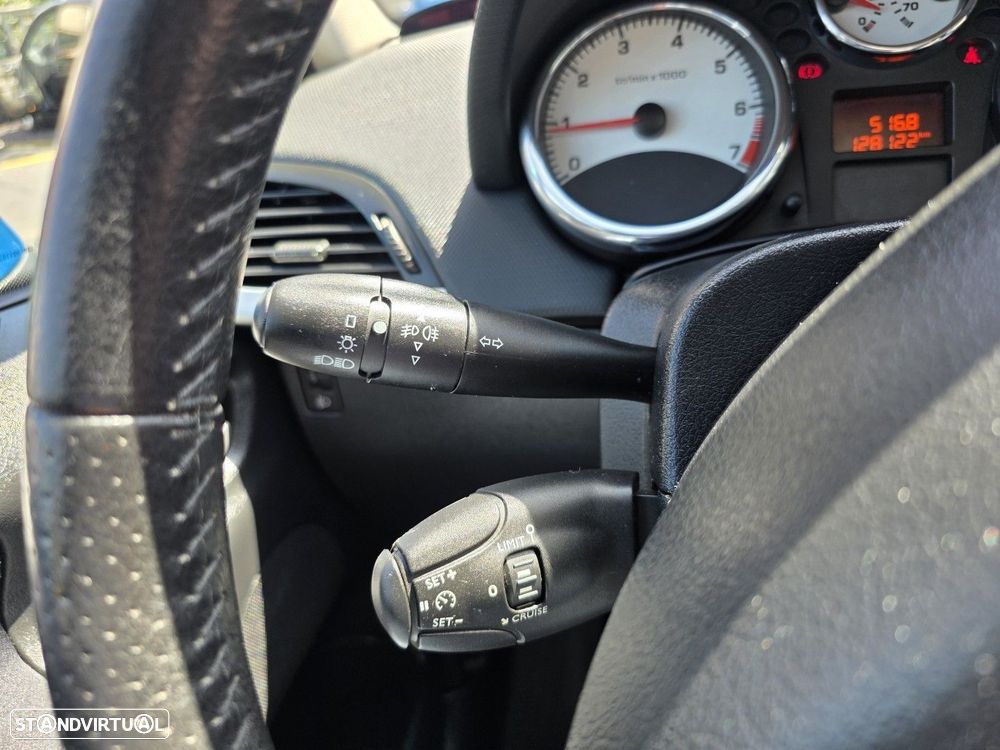Peugeot 207 1.4 16V Trendy - 14