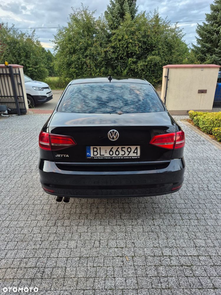 Volkswagen Jetta - 2
