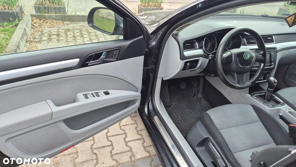 Skoda Superb 2.0 TDI Ambition - 15