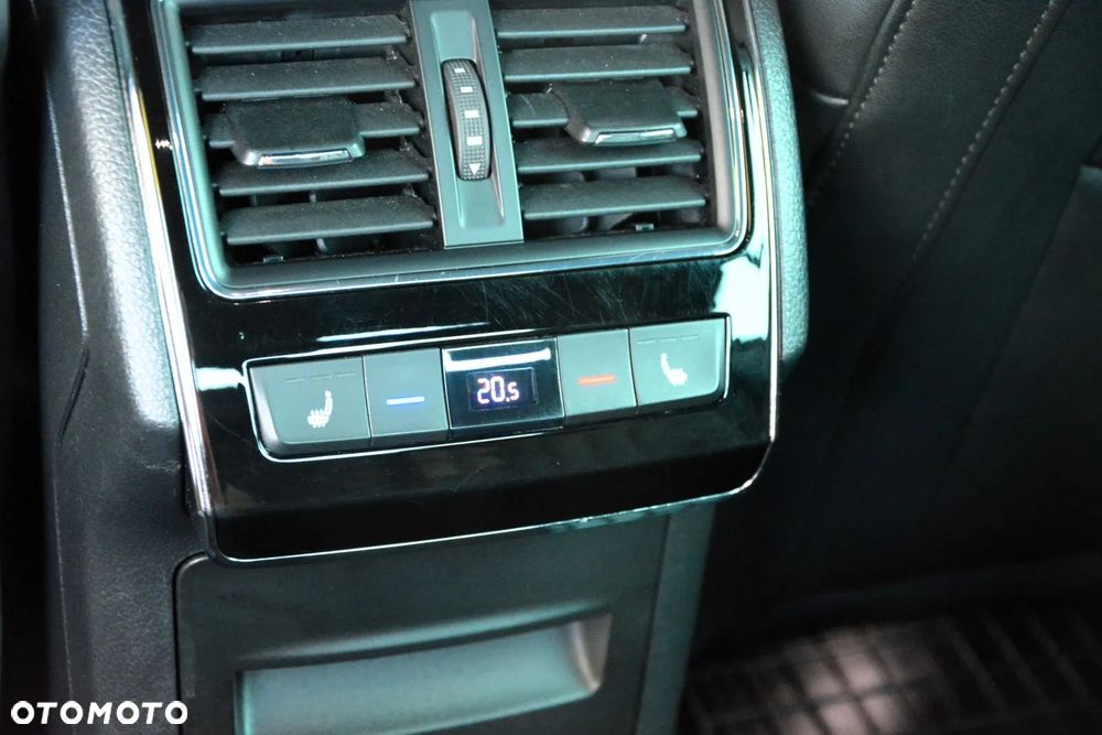 Skoda Superb 2.0 TDI SCR L&K DSG - 38