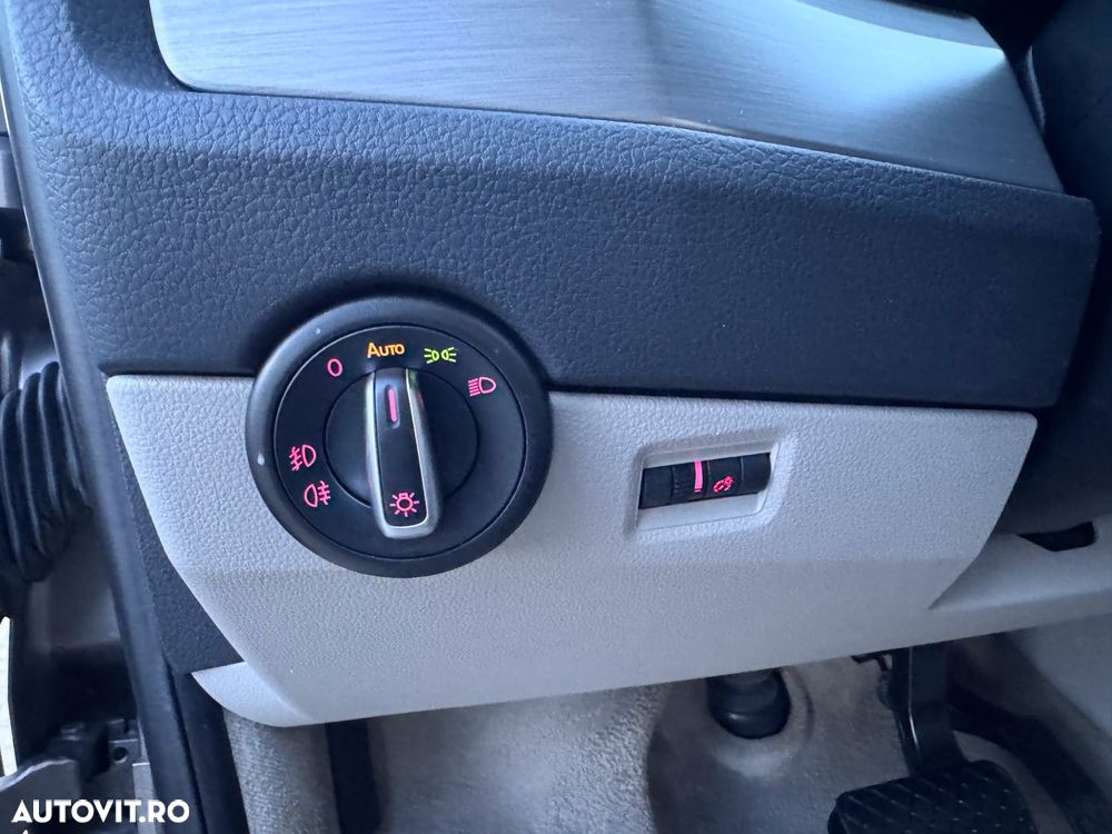 Volkswagen Multivan - 27