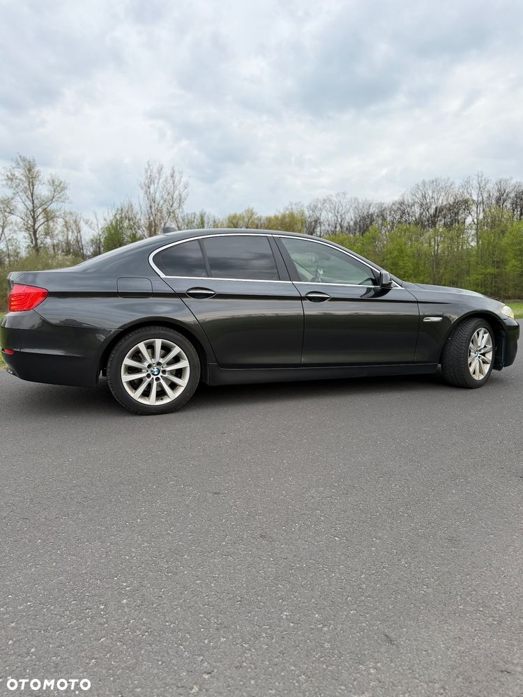 BMW Seria 5 525d - 12