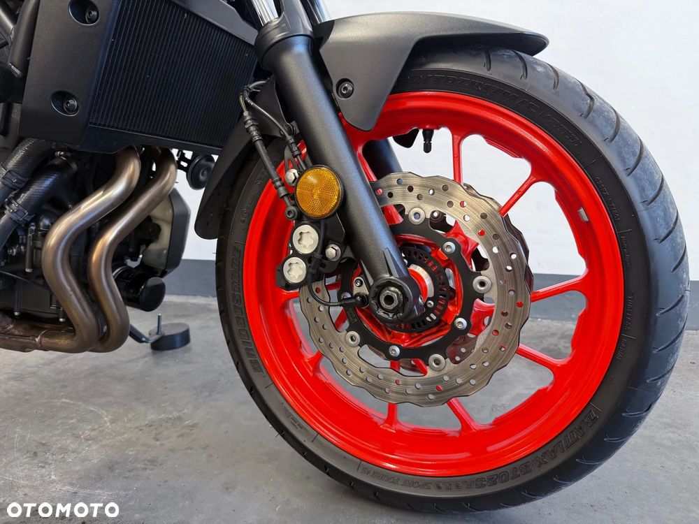 Yamaha MT - 8