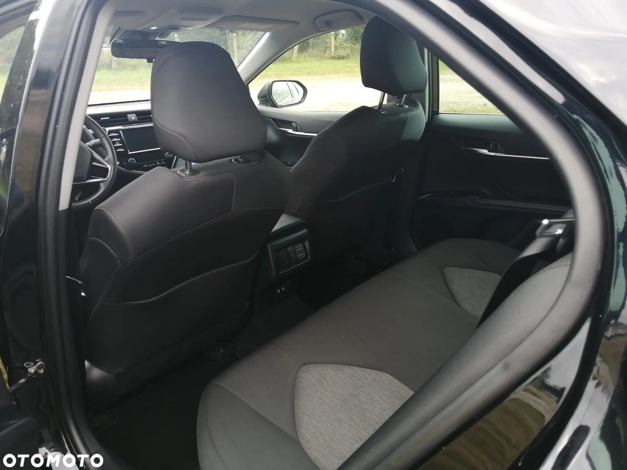 Toyota Camry 2.5 Hybrid Comfort CVT - 2